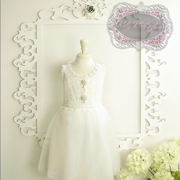 Other - GIRLS WHITE LACE TULLE DRESS WITH PEARLS